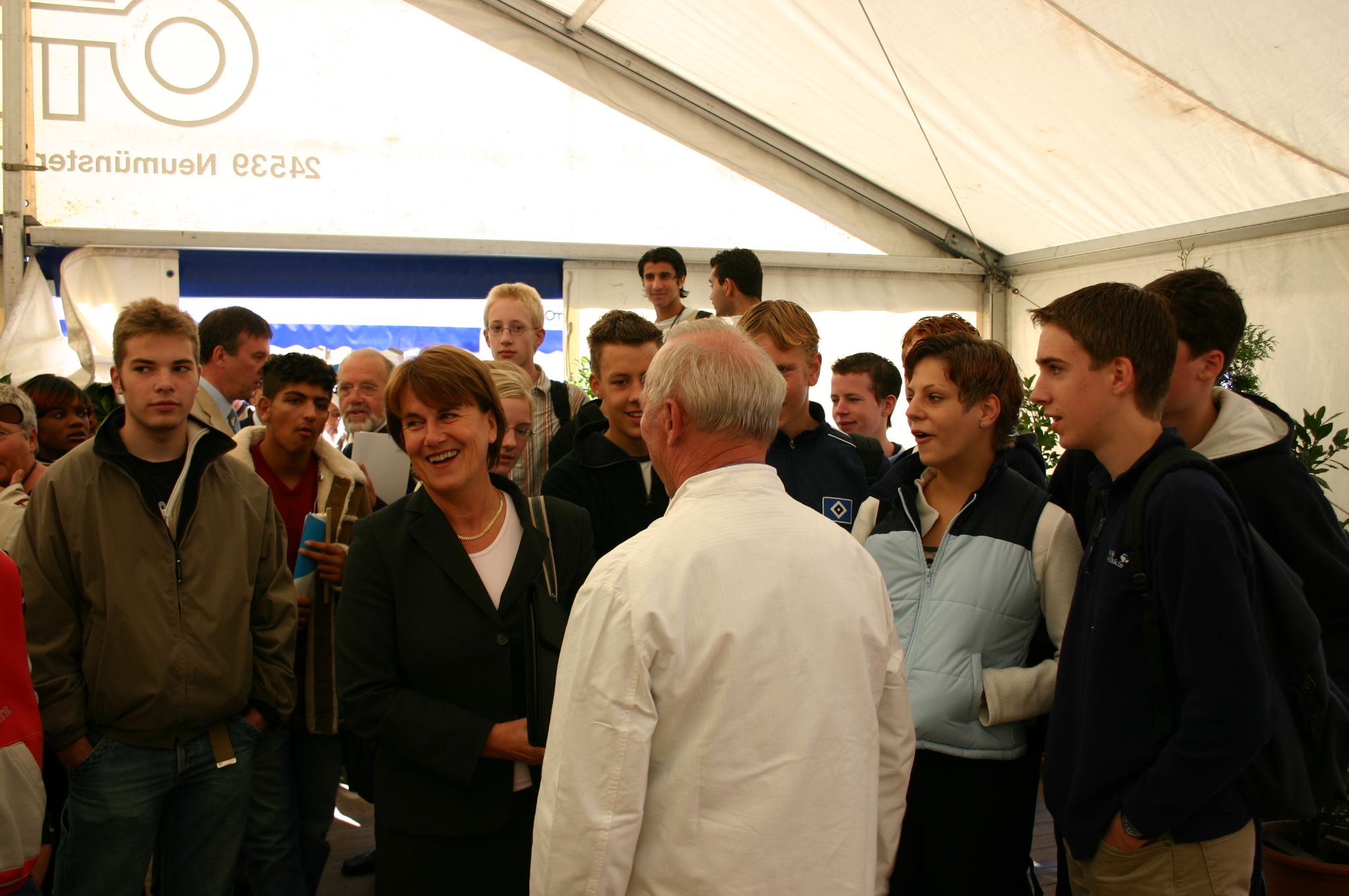 Ministerin Ute Erdsiek-Rave besucht „Straße des Handwerks“ 2004 in Neumünster